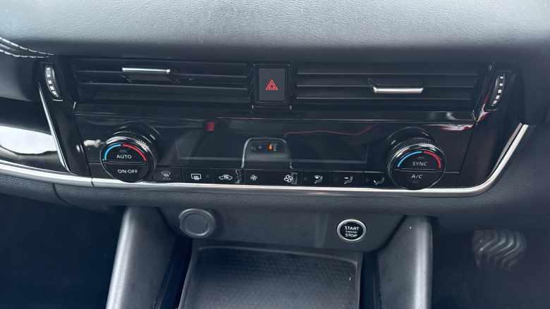 Nissan Qashqai 1.3 DiG-T MH 158 N-Connecta 5dr Xtronic Petrol Hatchback